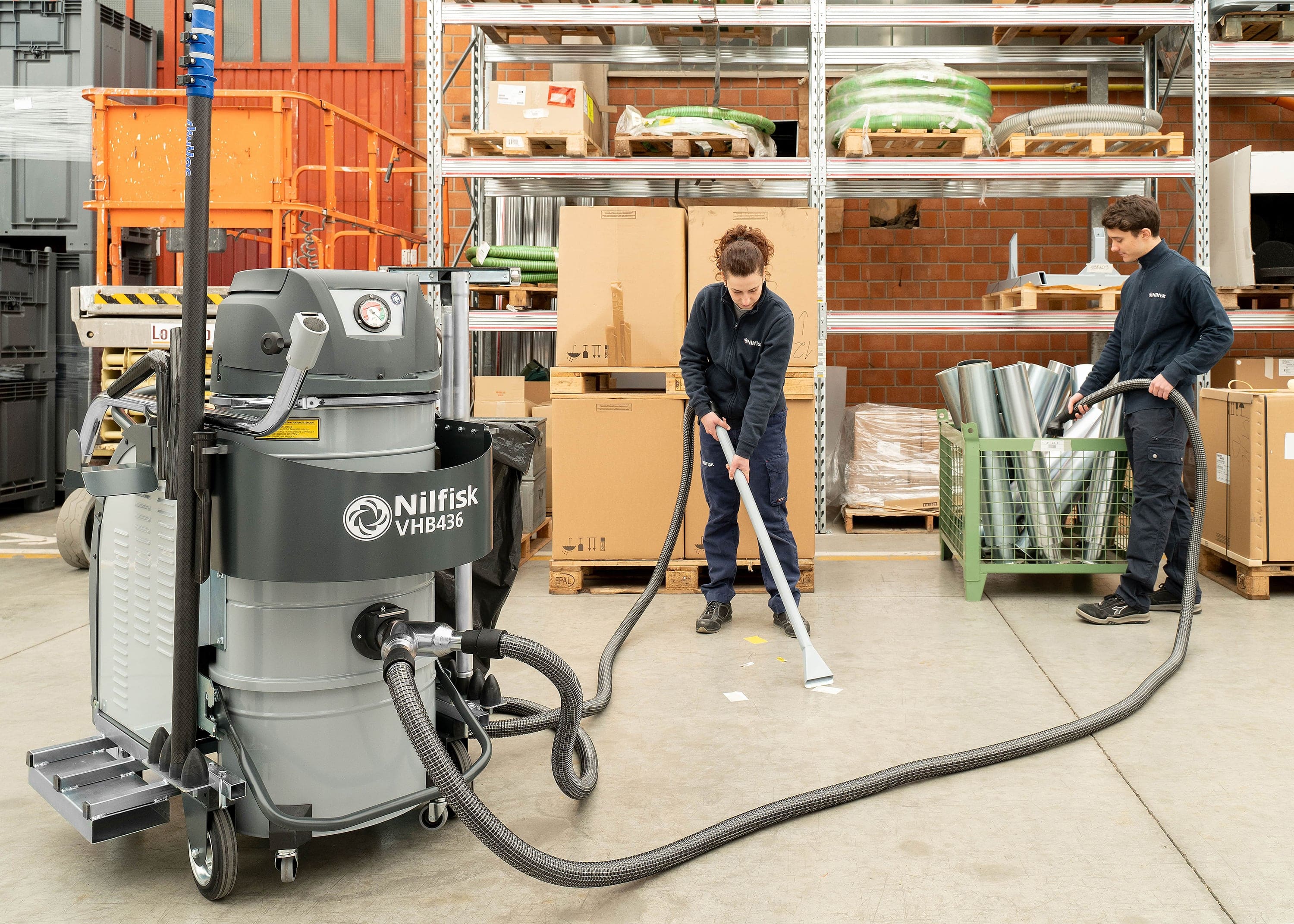 Battery-powered industrial vacuums